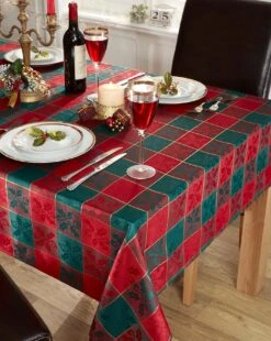 Holly Tablecloth