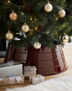 Metal Christmas Tree Skirt Bordeaux